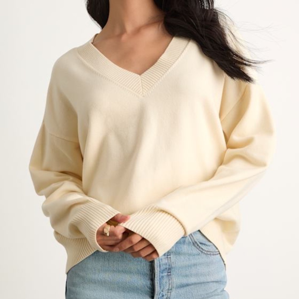 Lulus Quinee Cream V-neckline Oversized Sweater White - Size M/L